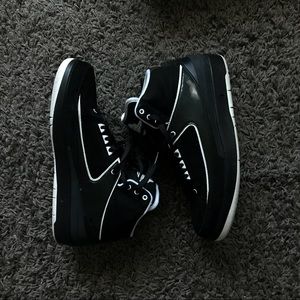 Air Jordan 2s